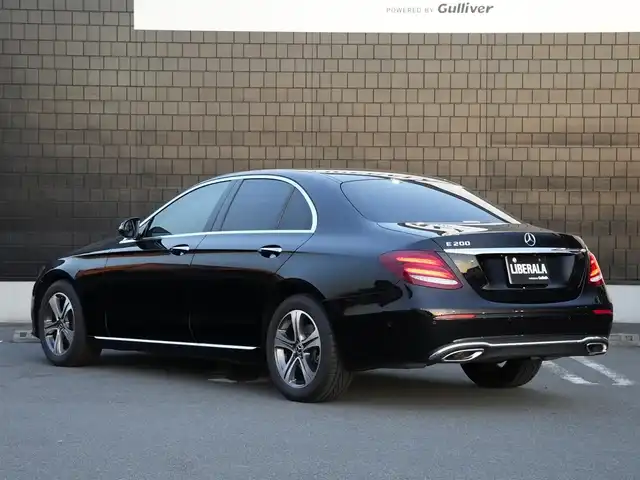 メルセデス・ベンツ Ｅ２００ アバンギャルド 静岡県 2017(平29)年 2.3万km オブシディアンブラック レザーエクスクルーシブパッケージ/レーダーセーフティパッケージ/ブラックレザーシートシートヒーター/CommandHDDナビフルセグTVBluetooth/全方位カメラ/ブルメスターサラウンド/パワートランクリッド/エアバランス/DSRCETC/ドライブレコーダー