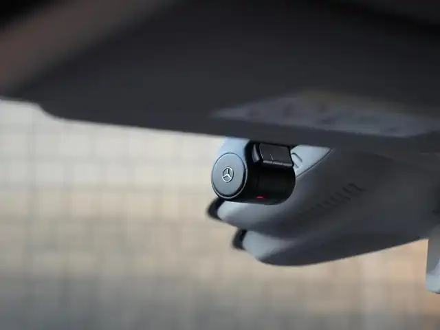 メルセデス・ベンツ Ｅ２００ アバンギャルド 静岡県 2017(平29)年 2.3万km オブシディアンブラック レザーエクスクルーシブパッケージ/レーダーセーフティパッケージ/ブラックレザーシートシートヒーター/CommandHDDナビフルセグTVBluetooth/全方位カメラ/ブルメスターサラウンド/パワートランクリッド/エアバランス/DSRCETC/ドライブレコーダー