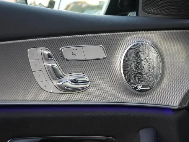 メルセデス・ベンツ Ｅ２００ アバンギャルド 静岡県 2017(平29)年 2.3万km オブシディアンブラック レザーエクスクルーシブパッケージ/レーダーセーフティパッケージ/ブラックレザーシートシートヒーター/CommandHDDナビフルセグTVBluetooth/全方位カメラ/ブルメスターサラウンド/パワートランクリッド/エアバランス/DSRCETC/ドライブレコーダー