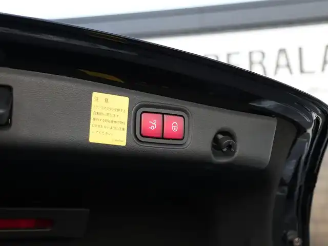 メルセデス・ベンツ Ｅ２００ アバンギャルド 静岡県 2017(平29)年 2.3万km オブシディアンブラック レザーエクスクルーシブパッケージ/レーダーセーフティパッケージ/ブラックレザーシートシートヒーター/CommandHDDナビフルセグTVBluetooth/全方位カメラ/ブルメスターサラウンド/パワートランクリッド/エアバランス/DSRCETC/ドライブレコーダー