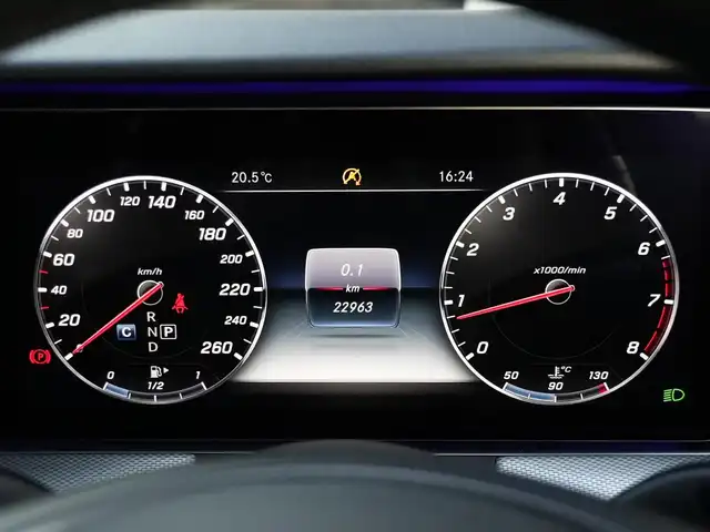 メルセデス・ベンツ Ｅ２００ アバンギャルド 静岡県 2017(平29)年 2.3万km オブシディアンブラック レザーエクスクルーシブパッケージ/レーダーセーフティパッケージ/ブラックレザーシートシートヒーター/CommandHDDナビフルセグTVBluetooth/全方位カメラ/ブルメスターサラウンド/パワートランクリッド/エアバランス/DSRCETC/ドライブレコーダー