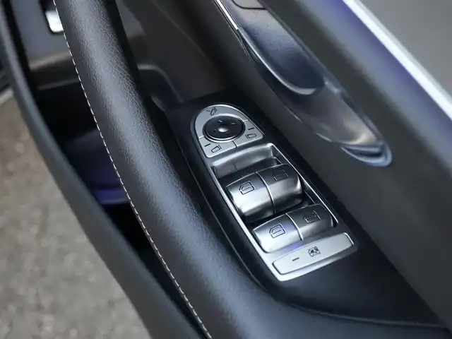 メルセデス・ベンツ Ｅ２００ アバンギャルド 静岡県 2017(平29)年 2.3万km オブシディアンブラック レザーエクスクルーシブパッケージ/レーダーセーフティパッケージ/ブラックレザーシートシートヒーター/CommandHDDナビフルセグTVBluetooth/全方位カメラ/ブルメスターサラウンド/パワートランクリッド/エアバランス/DSRCETC/ドライブレコーダー