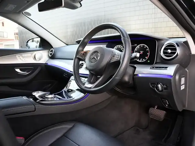 メルセデス・ベンツ Ｅ２００ アバンギャルド 静岡県 2017(平29)年 2.3万km オブシディアンブラック レザーエクスクルーシブパッケージ/レーダーセーフティパッケージ/ブラックレザーシートシートヒーター/CommandHDDナビフルセグTVBluetooth/全方位カメラ/ブルメスターサラウンド/パワートランクリッド/エアバランス/DSRCETC/ドライブレコーダー