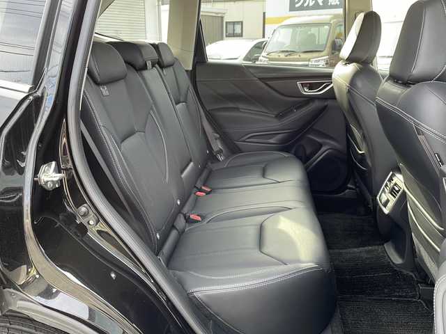 スバル フォレスター ハイブリッド アドバンス 山口県 2019(平31)年 3.5万km クリスタルブラックシリカ 純正ナビ/DVD/CD/SD/MSV/BT/USB/フルセグTV/フロント/サイド/バックカメラ/黒レザーシート/前席パワーシート/全席シートヒーター/純正エアロ/純正18インチアルミホイール/純正LEDヘッドライト/純正フォグランプ/オートライト/革巻きステアリング/ステアリングスイッチ/ステアリングヒーター/クルーズコントロール/パドルシフト/パワーバックドア/オートパーキングホールド/デジタルインナーミラー/アイサイト/横滑り防止/LKA/BSM/スマートキー×２/ドライブレコーダー/ルーフレール/純正フロアマット/トランクカバー/純正ドアバイザー/ETC/電動格納ウインカードアミラー(オート機能付き)