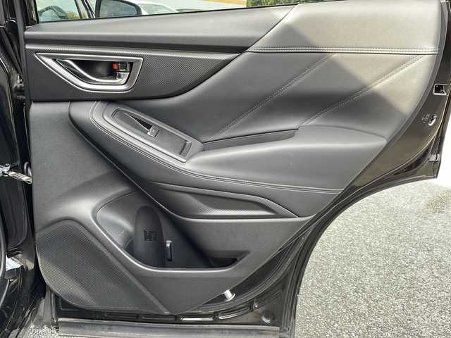 スバル フォレスター ハイブリッド アドバンス 山口県 2019(平31)年 3.5万km クリスタルブラックシリカ 純正ナビ/DVD/CD/SD/MSV/BT/USB/フルセグTV/フロント/サイド/バックカメラ/黒レザーシート/前席パワーシート/全席シートヒーター/純正エアロ/純正18インチアルミホイール/純正LEDヘッドライト/純正フォグランプ/オートライト/革巻きステアリング/ステアリングスイッチ/ステアリングヒーター/クルーズコントロール/パドルシフト/パワーバックドア/オートパーキングホールド/デジタルインナーミラー/アイサイト/横滑り防止/LKA/BSM/スマートキー×２/ドライブレコーダー/ルーフレール/純正フロアマット/トランクカバー/純正ドアバイザー/ETC/電動格納ウインカードアミラー(オート機能付き)