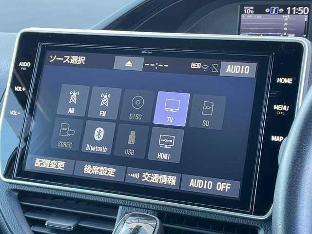 トヨタ ノア Si ダブルバイビーⅢ 千葉県 2021(令3)年 3.7万km ホワイトパールクリスタルシャイン 純正10インチナビ/(FM/AM/フルセグTV/BT/CD/DVD)/純正12.1インチフリップダウンモニター/ドライブレコーダー前後/衝突被害軽減システム/車線逸脱警報/バックカメラ/クルーズコントロール/ハーフレザーシート/両側パワースライドドア/横滑り防止装置/ETC/アイドリングストップ/LEDヘッドライト/フォグランプ/オートライト/ウィンカーミラー/電動格納ミラー/純正16インチAW/シートリフター/プッシュスタート/スマートキー/フロアマット/スペアキー/取扱説明書/保証書