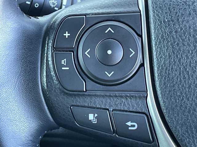 トヨタ ノア Si ダブルバイビーⅢ 千葉県 2021(令3)年 3.7万km ホワイトパールクリスタルシャイン 純正10インチナビ/(FM/AM/フルセグTV/BT/CD/DVD)/純正12.1インチフリップダウンモニター/ドライブレコーダー前後/衝突被害軽減システム/車線逸脱警報/バックカメラ/クルーズコントロール/ハーフレザーシート/両側パワースライドドア/横滑り防止装置/ETC/アイドリングストップ/LEDヘッドライト/フォグランプ/オートライト/ウィンカーミラー/電動格納ミラー/純正16インチAW/シートリフター/プッシュスタート/スマートキー/フロアマット/スペアキー/取扱説明書/保証書