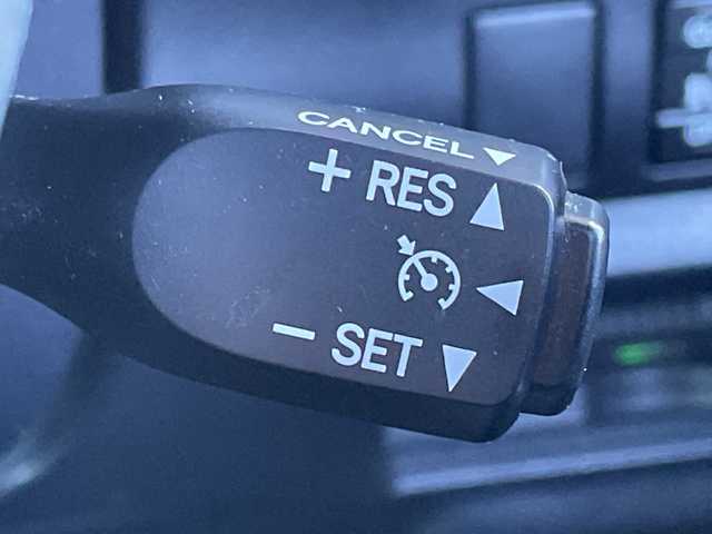 トヨタ ノア Si ダブルバイビーⅢ 千葉県 2021(令3)年 3.7万km ホワイトパールクリスタルシャイン 純正10インチナビ/(FM/AM/フルセグTV/BT/CD/DVD)/純正12.1インチフリップダウンモニター/ドライブレコーダー前後/衝突被害軽減システム/車線逸脱警報/バックカメラ/クルーズコントロール/ハーフレザーシート/両側パワースライドドア/横滑り防止装置/ETC/アイドリングストップ/LEDヘッドライト/フォグランプ/オートライト/ウィンカーミラー/電動格納ミラー/純正16インチAW/シートリフター/プッシュスタート/スマートキー/フロアマット/スペアキー/取扱説明書/保証書