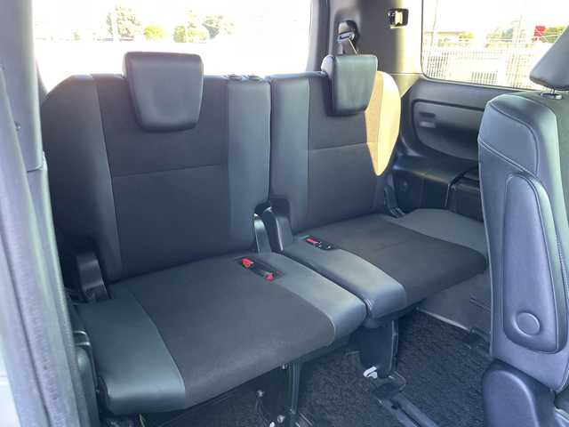 トヨタ ノア Si ダブルバイビーⅢ 千葉県 2021(令3)年 3.7万km ホワイトパールクリスタルシャイン 純正10インチナビ/(FM/AM/フルセグTV/BT/CD/DVD)/純正12.1インチフリップダウンモニター/ドライブレコーダー前後/衝突被害軽減システム/車線逸脱警報/バックカメラ/クルーズコントロール/ハーフレザーシート/両側パワースライドドア/横滑り防止装置/ETC/アイドリングストップ/LEDヘッドライト/フォグランプ/オートライト/ウィンカーミラー/電動格納ミラー/純正16インチAW/シートリフター/プッシュスタート/スマートキー/フロアマット/スペアキー/取扱説明書/保証書