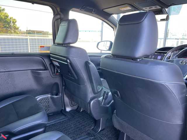 トヨタ ノア Si ダブルバイビーⅢ 千葉県 2021(令3)年 3.7万km ホワイトパールクリスタルシャイン 純正10インチナビ/(FM/AM/フルセグTV/BT/CD/DVD)/純正12.1インチフリップダウンモニター/ドライブレコーダー前後/衝突被害軽減システム/車線逸脱警報/バックカメラ/クルーズコントロール/ハーフレザーシート/両側パワースライドドア/横滑り防止装置/ETC/アイドリングストップ/LEDヘッドライト/フォグランプ/オートライト/ウィンカーミラー/電動格納ミラー/純正16インチAW/シートリフター/プッシュスタート/スマートキー/フロアマット/スペアキー/取扱説明書/保証書