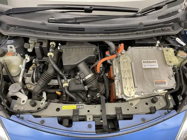 日産 ノート e－パワー メダリスト 滋賀県 2020(令2)年 6.7万km シャイニングブルー アルパイン9型ナビ/（BT/CD/DVD/フルセグ）/全方位カメラ/デジタルインナーミラー/前後ドライブレコーダー/衝突被害軽減ブレーキ/レーダークルーズコントロール/レーンキープアシスト/横滑り防止装置/ハーフレザーシート/オートライト/LEDヘッドライト/ステアリングスイッチ/プッシュスタート/オートエアコン