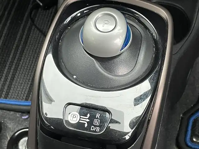 日産 ノート e－パワー メダリスト 滋賀県 2020(令2)年 6.7万km シャイニングブルー アルパイン9型ナビ/（BT/CD/DVD/フルセグ）/全方位カメラ/デジタルインナーミラー/前後ドライブレコーダー/衝突被害軽減ブレーキ/レーダークルーズコントロール/レーンキープアシスト/横滑り防止装置/ハーフレザーシート/オートライト/LEDヘッドライト/ステアリングスイッチ/プッシュスタート/オートエアコン