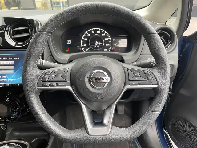 日産 ノート e－パワー メダリスト 滋賀県 2020(令2)年 6.7万km シャイニングブルー アルパイン9型ナビ/（BT/CD/DVD/フルセグ）/全方位カメラ/デジタルインナーミラー/前後ドライブレコーダー/衝突被害軽減ブレーキ/レーダークルーズコントロール/レーンキープアシスト/横滑り防止装置/ハーフレザーシート/オートライト/LEDヘッドライト/ステアリングスイッチ/プッシュスタート/オートエアコン