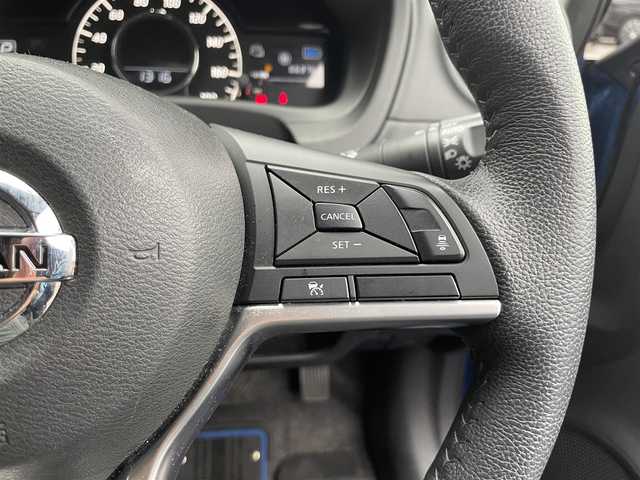 日産 ノート e－パワー メダリスト 滋賀県 2020(令2)年 6.7万km シャイニングブルー アルパイン9型ナビ/（BT/CD/DVD/フルセグ）/全方位カメラ/デジタルインナーミラー/前後ドライブレコーダー/衝突被害軽減ブレーキ/レーダークルーズコントロール/レーンキープアシスト/横滑り防止装置/ハーフレザーシート/オートライト/LEDヘッドライト/ステアリングスイッチ/プッシュスタート/オートエアコン