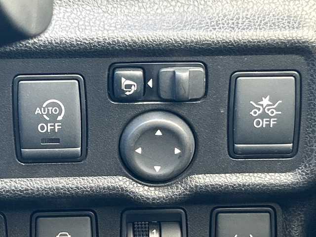 日産 ノート X 大阪府 2020(令2)年 0.4万km ホワイト ナビ　/地デジ　/全方位カメラ　/デジタルインナーミラー　/オートライト　/オートハイビーム　/前後コーナーセンサー　/ドライブレコーダー　/フロアーマット　/スマートキー