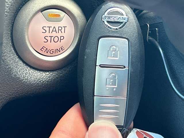 日産 ノート X 大阪府 2020(令2)年 0.4万km ホワイト ナビ　/地デジ　/全方位カメラ　/デジタルインナーミラー　/オートライト　/オートハイビーム　/前後コーナーセンサー　/ドライブレコーダー　/フロアーマット　/スマートキー