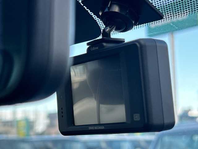 日産 ノート X 大阪府 2020(令2)年 0.4万km ホワイト ナビ　/地デジ　/全方位カメラ　/デジタルインナーミラー　/オートライト　/オートハイビーム　/前後コーナーセンサー　/ドライブレコーダー　/フロアーマット　/スマートキー