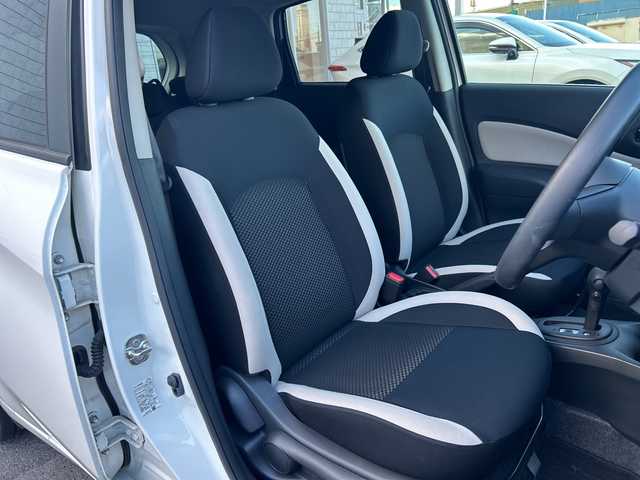 日産 ノート X 大阪府 2020(令2)年 0.4万km ホワイト ナビ　/地デジ　/全方位カメラ　/デジタルインナーミラー　/オートライト　/オートハイビーム　/前後コーナーセンサー　/ドライブレコーダー　/フロアーマット　/スマートキー