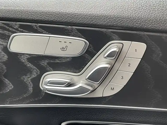 メルセデス・ベンツ Ｃ２２０ｄ ステーションワゴン アバンギャルドAMGライン 岡山県 2019(令1)年 7.6万km セレナイトグレー サンルーフ/電動リアゲート/純正アルミ/ＥＴＣ２．０/ステアリングヒーター/メモリーシート/クルーズコントロール/スマートキー/アイドリングストップ/オートライト/バックカメラ