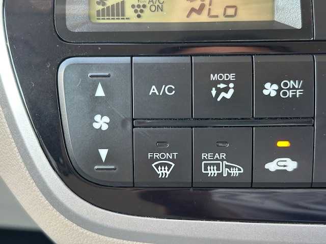 ホンダ Ｎ ＢＯＸ G 青森県 2014(平26)年 14.4万km プレミアムホワイトパール 4WD/社外メモリナビ（BlueTooth/フルセグ）/バックカメラ/社外エンジンスターター/ライトレベライザー/電動格納ミラー/プッシュスタート/ステアリングスイッチ/夏タイヤ積込み