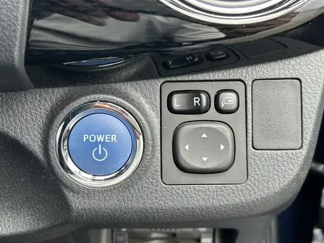 トヨタ ヴィッツ ハイブリッド F セーフティーエディションⅢ 岡山県 2019(平31)年 14.5万km ダークブルーマイカ SDナビ/純正ETC/ドライブレコーダー/バックカメラ/プッシュスタート/純正フロアマット/社外アルミホイール/フルフラットシート/アイドリングストップ/ドアバイザー/ウインカーミラー/横滑り防止装置/レーンキープアシスト/衝突被害軽減システム/LEDヘッドライト/コーナーセンサー/Wエアバッグ/オートハイビーム
