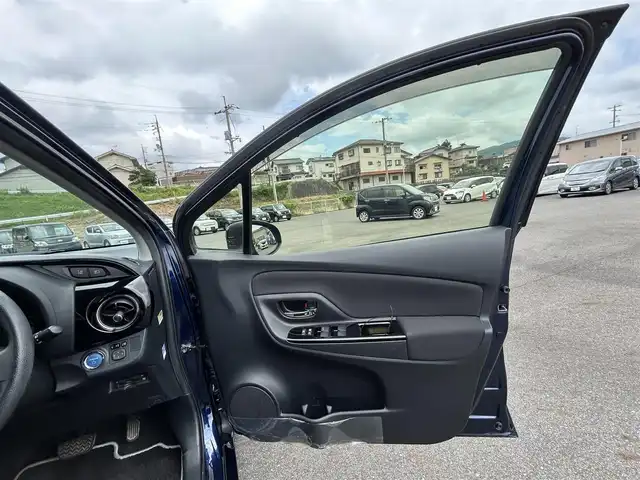 トヨタ ヴィッツ ハイブリッド F セーフティーエディションⅢ 岡山県 2019(平31)年 14.5万km ダークブルーマイカ SDナビ/純正ETC/ドライブレコーダー/バックカメラ/プッシュスタート/純正フロアマット/社外アルミホイール/フルフラットシート/アイドリングストップ/ドアバイザー/ウインカーミラー/横滑り防止装置/レーンキープアシスト/衝突被害軽減システム/LEDヘッドライト/コーナーセンサー/Wエアバッグ/オートハイビーム