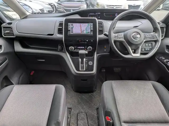 日産 セレナ ハイウェイスター G 栃木県 2017(平29)年 14.4万km ブリリアントホワイトパール 2トーン (株)IDOMが運営する【じしゃロン宇都宮店】の自社ローン専用車両になります。こちらは現金またはオートローンご利用時の価格です。自社ローンご希望の方は別途その旨お申付け下さい/アラウンドビューモニター/両側パワースライドドア/クルーズコントロール/ＥＴＣ/純正ナビ/フルセグ/スマートキー/スペアキー