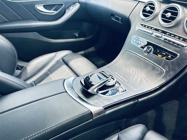 メルセデス・ベンツ Ｃ２２０ｄ ステーションワゴン アバンギャルドAMGライン 大阪府 2019(令1)年 4.9万km ポーラホワイト レーダーセーフティ/黒革/メモリ付きパワーシート/シートヒーター/純正ナビ/TV/バックカメラ/applecarplay/ACC/ブラインドスポット/純正18インチAW/LEDヘッドライト/電動リアゲート