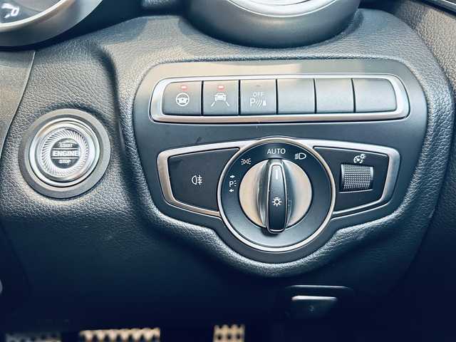 メルセデス・ベンツ Ｃ２２０ｄ ステーションワゴン アバンギャルドAMGライン 大阪府 2019(令1)年 4.9万km ポーラホワイト レーダーセーフティ/黒革/メモリ付きパワーシート/シートヒーター/純正ナビ/TV/バックカメラ/applecarplay/ACC/ブラインドスポット/純正18インチAW/LEDヘッドライト/電動リアゲート