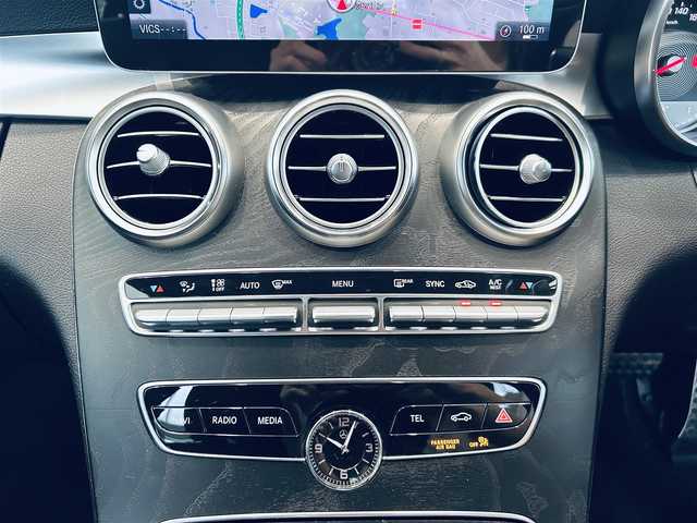 メルセデス・ベンツ Ｃ２２０ｄ ステーションワゴン アバンギャルドAMGライン 大阪府 2019(令1)年 4.9万km ポーラホワイト レーダーセーフティ/黒革/メモリ付きパワーシート/シートヒーター/純正ナビ/TV/バックカメラ/applecarplay/ACC/ブラインドスポット/純正18インチAW/LEDヘッドライト/電動リアゲート