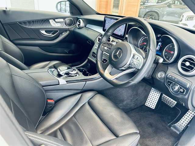 メルセデス・ベンツ Ｃ２２０ｄ ステーションワゴン アバンギャルドAMGライン 大阪府 2019(令1)年 4.9万km ポーラホワイト レーダーセーフティ/黒革/メモリ付きパワーシート/シートヒーター/純正ナビ/TV/バックカメラ/applecarplay/ACC/ブラインドスポット/純正18インチAW/LEDヘッドライト/電動リアゲート