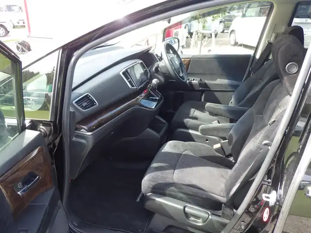 ホンダ オデッセイ G エアロ ホンダセンシング 千葉県 2018(平30)年 4.4万km クリスタルブラックパール ホンダセンシング/・衝突軽減ブレーキ（CMBS）/・車線維持支援システム（LKAS）/・アダプティブクルーズコントロール（ACC）/・後方誤発進抑制機能/・誤発進抑制機能/両側パワースライドドア/純正SDナビ/地デジTV/【DVD/CD再生機能　Bluetooth接続】/バックカメラ/フリップダウンモニター/ドライブレコーダー/ETC（2.0）/LEDヘッドライト/フォグライト/ウインカーミラー/コーナーセンサー/純正17インチアルミホイル/サイド/カーテンエアバッグ/Honda スマートキー