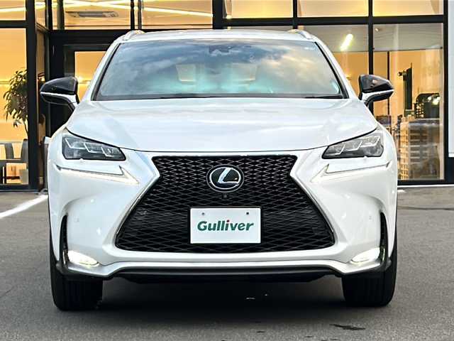 レクサス ＮＸ 300h Fスポーツ 青森県 2015(平27)年 10.1万km ソニッククォーツ ・本革シート/・純正エンジンスターター/・純正メーカーSDナビ/・全方位カメラ/・フルセグ/Bluetooth/・ドライブレコーダー/・衝突軽減ブレーキ/・ブラインドスポットモニター/・レーンキープアシスト/・レーダークルーズコントロール/・オートマチックハイビーム/・コーナーセンサー/・ドライブレコーダー/・パワーバックドア/・ハンドルヒーター/・シートヒーター/・エアシート/・ドライブレコーダー/・カーテンエアバック/・純正18AW/・LEDヘッドライト/・フォグライト/・ETC