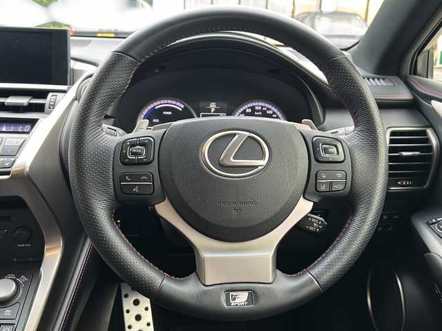 レクサス ＮＸ 300h Fスポーツ 青森県 2015(平27)年 10.1万km ソニッククォーツ ・本革シート/・純正エンジンスターター/・純正メーカーSDナビ/・全方位カメラ/・フルセグ/Bluetooth/・ドライブレコーダー/・衝突軽減ブレーキ/・ブラインドスポットモニター/・レーンキープアシスト/・レーダークルーズコントロール/・オートマチックハイビーム/・コーナーセンサー/・ドライブレコーダー/・パワーバックドア/・ハンドルヒーター/・シートヒーター/・エアシート/・ドライブレコーダー/・カーテンエアバック/・純正18AW/・LEDヘッドライト/・フォグライト/・ETC