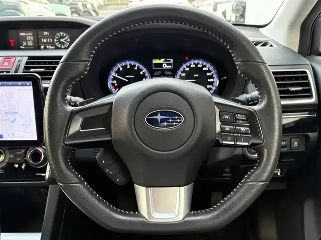 スバル レヴォーグ 1．6GT アイサイト 三重県 2016(平28)年 8.1万km クリスタルホワイトP ♪車検 令和9年6月23日迄/♪4WD/ターボ/アドバンスドセイフティパッケージ/・ブラインドスポットモニター/・サイドビューモニター/・ハイビームアシスト/EyeSight(ver.3)/・プリクラッシュブレーキ/・全車速追従機能付クルーズコントロール/・アクティブレーンキープ/・AT誤発進抑制制御/・AT誤後進抑制制御/・車線逸脱警報/・ふらつき警報/・先行車発進お知らせ/STIエアロ(F/S/Rアンダー)/スマートキー×2/プッシュスタート/社外9インチフローティングナビ/・CD・SD録音/・フルセグ・DVD再生/・Bluetoothオーディオ/・バックカメラ/360°ドライブレコーダー/パワーシート /アイドリングストップ/純正17インチAW/LEDヘッドライト/フォグライト/リアフォグライト/オートライト/オートワイパー/ウィンカーミラー/電格ミラー/プライバシーガラス/フロアマット/ドアバイザー/ETC/サイド/カーテン/ニーエアバック