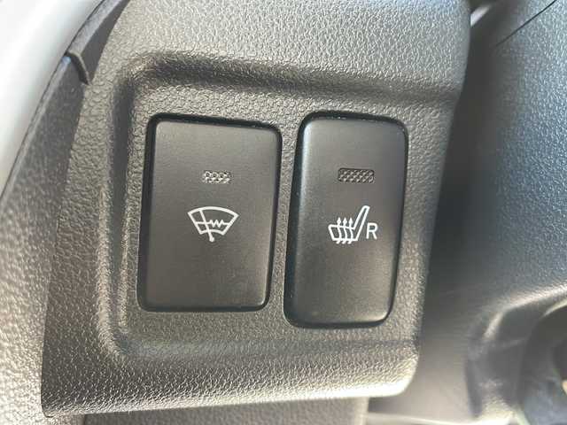 スバル ステラ カスタム R スマートアシスト 山形県 2015(平27)年 7.2万km ブライトシルバーメタリック 社外メモリナビ【AVN-G04】/（フルセグ/DVD/USB）/バックカメラ/D席シートヒーター/アイドリングストップ/衝突軽減ブレーキ/ステアリングスイッチ/ウィンカーミラー/ＬＥＤヘッドライト/フォグランプ/フロアマット/ドアバイザー/スマートキー×2/プッシュスタート