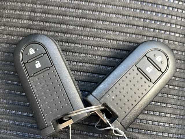 スバル ステラ カスタム R スマートアシスト 山形県 2015(平27)年 7.2万km ブライトシルバーメタリック 社外メモリナビ【AVN-G04】/（フルセグ/DVD/USB）/バックカメラ/D席シートヒーター/アイドリングストップ/衝突軽減ブレーキ/ステアリングスイッチ/ウィンカーミラー/ＬＥＤヘッドライト/フォグランプ/フロアマット/ドアバイザー/スマートキー×2/プッシュスタート