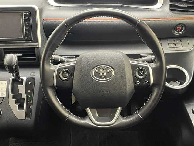 トヨタ シエンタ G 兵庫県 2016(平28)年 7万km ホワイトパールクリスタルシャイン 純正ナビ/ワンセグ CD DVD BT MSV AUX/両側パワースライドドア/プリクラッシュセーフティー/LDA/ビルトインETC/バックカメラ/LEDヘッドライト/フォグライト/オートライト/オートハイビーム/純正アルミホイール(スタッドレス)/スマートキー