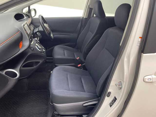 トヨタ シエンタ G 兵庫県 2016(平28)年 7万km ホワイトパールクリスタルシャイン 純正ナビ/ワンセグ CD DVD BT MSV AUX/両側パワースライドドア/プリクラッシュセーフティー/LDA/ビルトインETC/バックカメラ/LEDヘッドライト/フォグライト/オートライト/オートハイビーム/純正アルミホイール(スタッドレス)/スマートキー