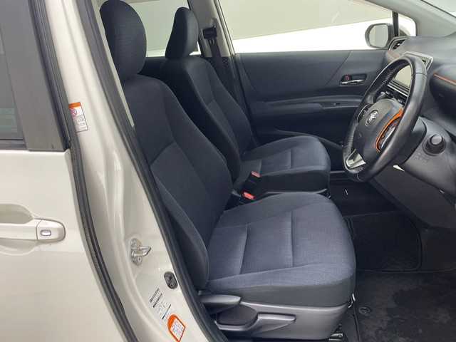 トヨタ シエンタ G 兵庫県 2016(平28)年 7万km ホワイトパールクリスタルシャイン 純正ナビ/ワンセグ CD DVD BT MSV AUX/両側パワースライドドア/プリクラッシュセーフティー/LDA/ビルトインETC/バックカメラ/LEDヘッドライト/フォグライト/オートライト/オートハイビーム/純正アルミホイール(スタッドレス)/スマートキー