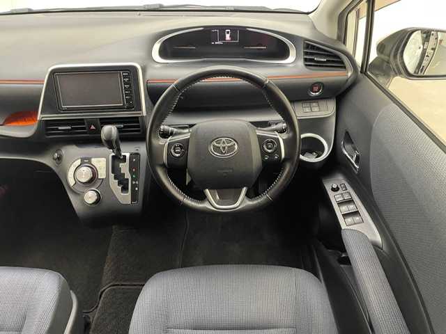 トヨタ シエンタ G 兵庫県 2016(平28)年 7万km ホワイトパールクリスタルシャイン 純正ナビ/ワンセグ CD DVD BT MSV AUX/両側パワースライドドア/プリクラッシュセーフティー/LDA/ビルトインETC/バックカメラ/LEDヘッドライト/フォグライト/オートライト/オートハイビーム/純正アルミホイール(スタッドレス)/スマートキー