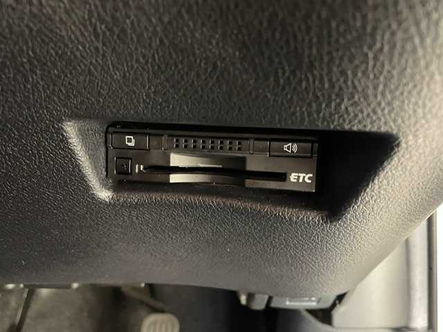 トヨタ シエンタ G 兵庫県 2016(平28)年 7万km ホワイトパールクリスタルシャイン 純正ナビ/ワンセグ CD DVD BT MSV AUX/両側パワースライドドア/プリクラッシュセーフティー/LDA/ビルトインETC/バックカメラ/LEDヘッドライト/フォグライト/オートライト/オートハイビーム/純正アルミホイール(スタッドレス)/スマートキー