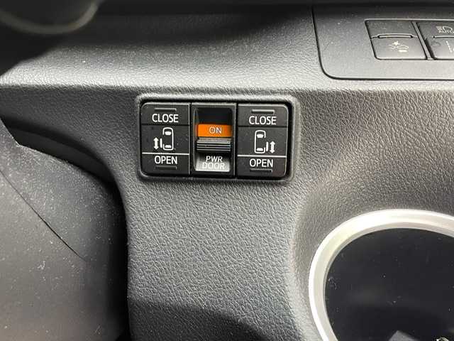 トヨタ シエンタ G 兵庫県 2016(平28)年 7万km ホワイトパールクリスタルシャイン 純正ナビ/ワンセグ CD DVD BT MSV AUX/両側パワースライドドア/プリクラッシュセーフティー/LDA/ビルトインETC/バックカメラ/LEDヘッドライト/フォグライト/オートライト/オートハイビーム/純正アルミホイール(スタッドレス)/スマートキー