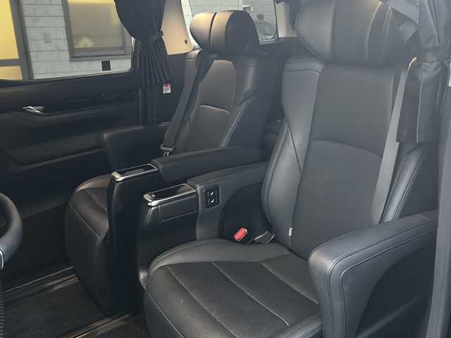 トヨタ アルファード S Cパッケージ 埼玉県 2023(令5)年 4.9万km ブラック 登録時49094m/ワンオーナー/サンルーフ/純正ナビ/フルセグTV/Bluetooth/Miracast/USB/バックカメラ/パワーシート/メモリーシート/デジタルインナーミラー/シートヒーター/ハンドルヒーター/クルーズコントロール/レーンキープアシスト/衝突被害軽減ブレーキ/BSM/コーナーセンサー/ドライブレコーダー（前後）/ETC2.0/オットマン/レザーシート/パワーバックドア/LEDヘッドライト/フォグランプ/純正18インチアルミホイール/純正フロアマット/電動格納ミラー/ウィンカーミラー/スマートキー×２/保証書/取扱説明書