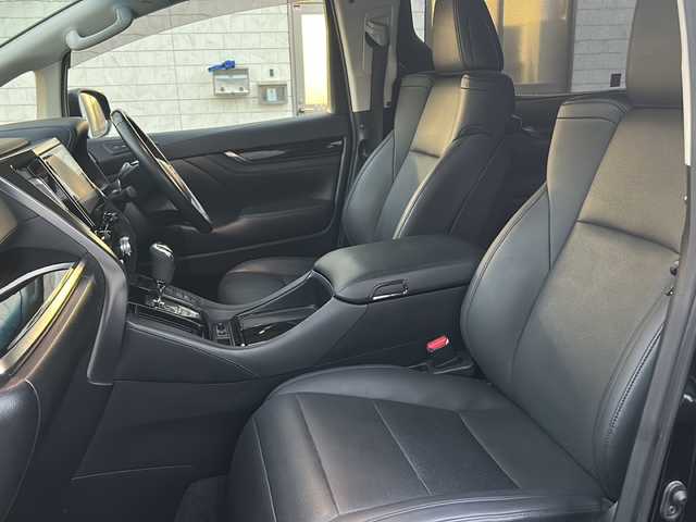 トヨタ アルファード S Cパッケージ 埼玉県 2023(令5)年 4.9万km ブラック 登録時49094m/ワンオーナー/サンルーフ/純正ナビ/フルセグTV/Bluetooth/Miracast/USB/バックカメラ/パワーシート/メモリーシート/デジタルインナーミラー/シートヒーター/ハンドルヒーター/クルーズコントロール/レーンキープアシスト/衝突被害軽減ブレーキ/BSM/コーナーセンサー/ドライブレコーダー（前後）/ETC2.0/オットマン/レザーシート/パワーバックドア/LEDヘッドライト/フォグランプ/純正18インチアルミホイール/純正フロアマット/電動格納ミラー/ウィンカーミラー/スマートキー×２/保証書/取扱説明書