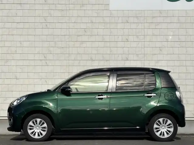 トヨタ パッソ モーダ　S 岩手県 2016(平28)年 4.7万km ダークエメラルドマイカ 禁煙車/4WD/横滑り防止装置/衝突軽減システム/純正ナビ/→ワンセグTV/Bluetooth/CD/DVD/FM/AM/バックカメラ/ステアリングスイッチ/リアコーナーセンサー/LEDヘッドライト/〇プッシュスタート/〇電動格納ミラー/〇ウィンカーミラー/〇ドアバイザー/〇フロアマット/〇シガーソケット/〇スマートキー/スペアキー/取説（車両/ナビ）/純正ドライブレコーダー/ビルトインETC