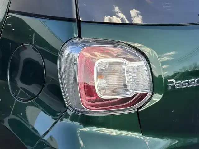 トヨタ パッソ モーダ　S 岩手県 2016(平28)年 4.7万km ダークエメラルドマイカ 禁煙車/4WD/横滑り防止装置/衝突軽減システム/純正ナビ/→ワンセグTV/Bluetooth/CD/DVD/FM/AM/バックカメラ/ステアリングスイッチ/リアコーナーセンサー/LEDヘッドライト/〇プッシュスタート/〇電動格納ミラー/〇ウィンカーミラー/〇ドアバイザー/〇フロアマット/〇シガーソケット/〇スマートキー/スペアキー/取説（車両/ナビ）/純正ドライブレコーダー/ビルトインETC