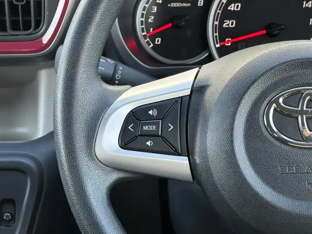 トヨタ パッソ モーダ　S 岩手県 2016(平28)年 4.7万km ダークエメラルドマイカ 禁煙車/4WD/横滑り防止装置/衝突軽減システム/純正ナビ/→ワンセグTV/Bluetooth/CD/DVD/FM/AM/バックカメラ/ステアリングスイッチ/リアコーナーセンサー/LEDヘッドライト/〇プッシュスタート/〇電動格納ミラー/〇ウィンカーミラー/〇ドアバイザー/〇フロアマット/〇シガーソケット/〇スマートキー/スペアキー/取説（車両/ナビ）/純正ドライブレコーダー/ビルトインETC