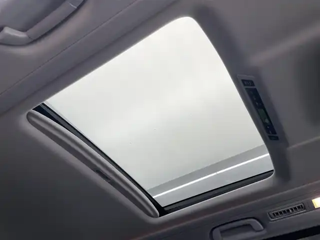 トヨタ ヴェルファイア 2．4Z 鹿児島県 2013(平25)年 13.6万km ホワイトパールクリスタルシャイン 禁煙車/フリップダウンモニター/両側パワースライドドア/サンルーフ/社外SDナビ(AVIC-R2802)/　・Bluetooth/　・CD/DVD/　・フルセグTV/　・AUX/　・AM/FM/　・USB/バックカメラ/ETC/スマホホルダー/コーナーセンサー/純正フロアマット/純正アルミホイール/ステアリングリモコン/電動格納ミラー/オートライト/プッシュスタート