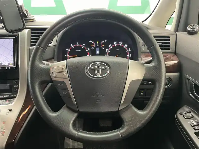 トヨタ ヴェルファイア 2．4Z 鹿児島県 2013(平25)年 13.6万km ホワイトパールクリスタルシャイン 禁煙車/フリップダウンモニター/両側パワースライドドア/サンルーフ/社外SDナビ(AVIC-R2802)/　・Bluetooth/　・CD/DVD/　・フルセグTV/　・AUX/　・AM/FM/　・USB/バックカメラ/ETC/スマホホルダー/コーナーセンサー/純正フロアマット/純正アルミホイール/ステアリングリモコン/電動格納ミラー/オートライト/プッシュスタート